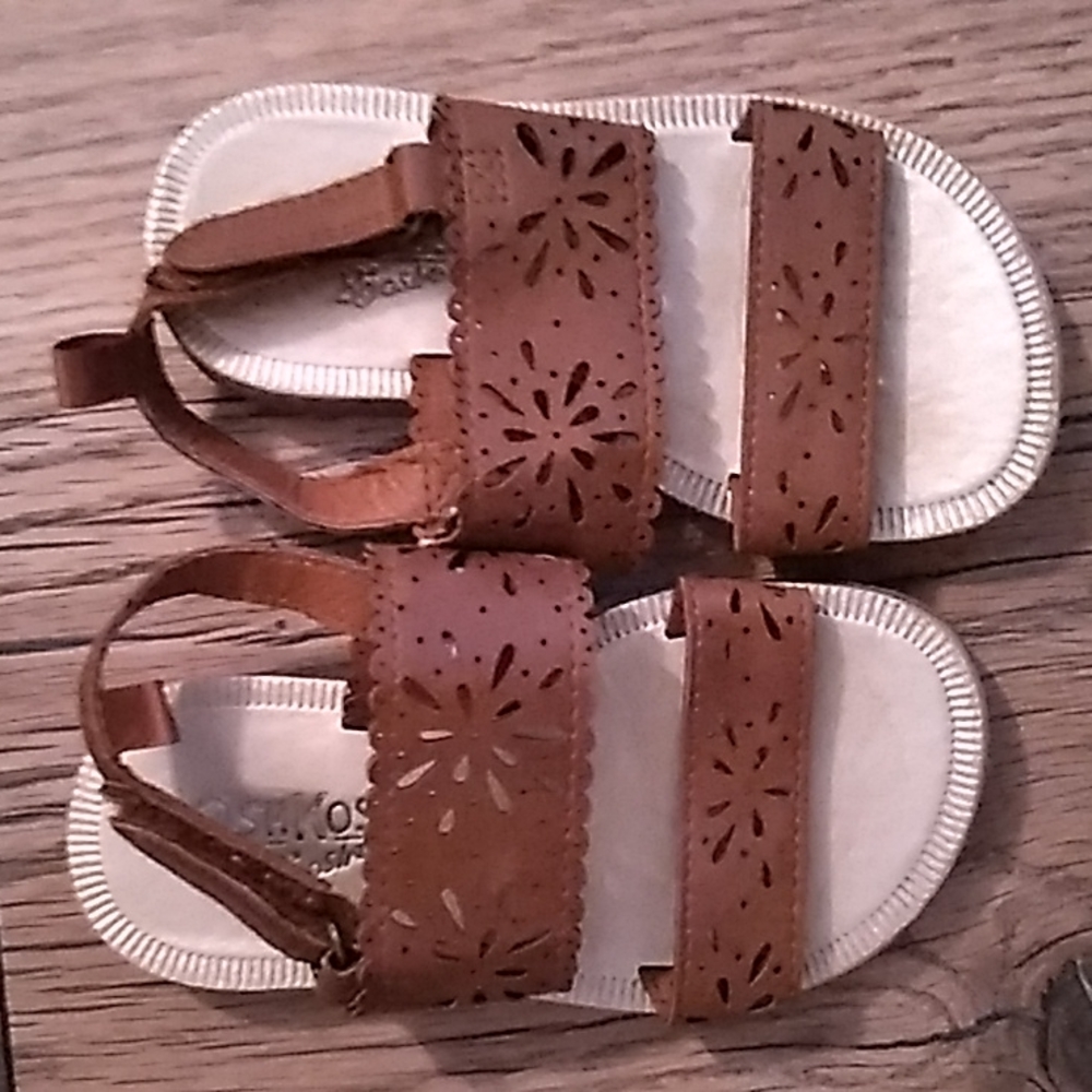 OshKosh girl's sandals sz 6